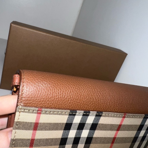 Burberry Hannah Envelope Wallet Handbag Shoulder Bag Strap Nova Check Leather - Picture 13 of 16